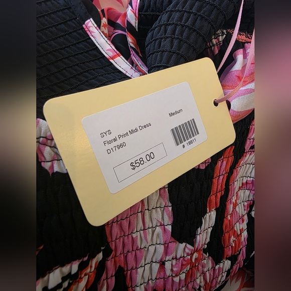 NWT Entro Smocked Hibiscus Floral Pink and Black Ruffle Cap Sleeve Dress Size M - Picture 8 of 10